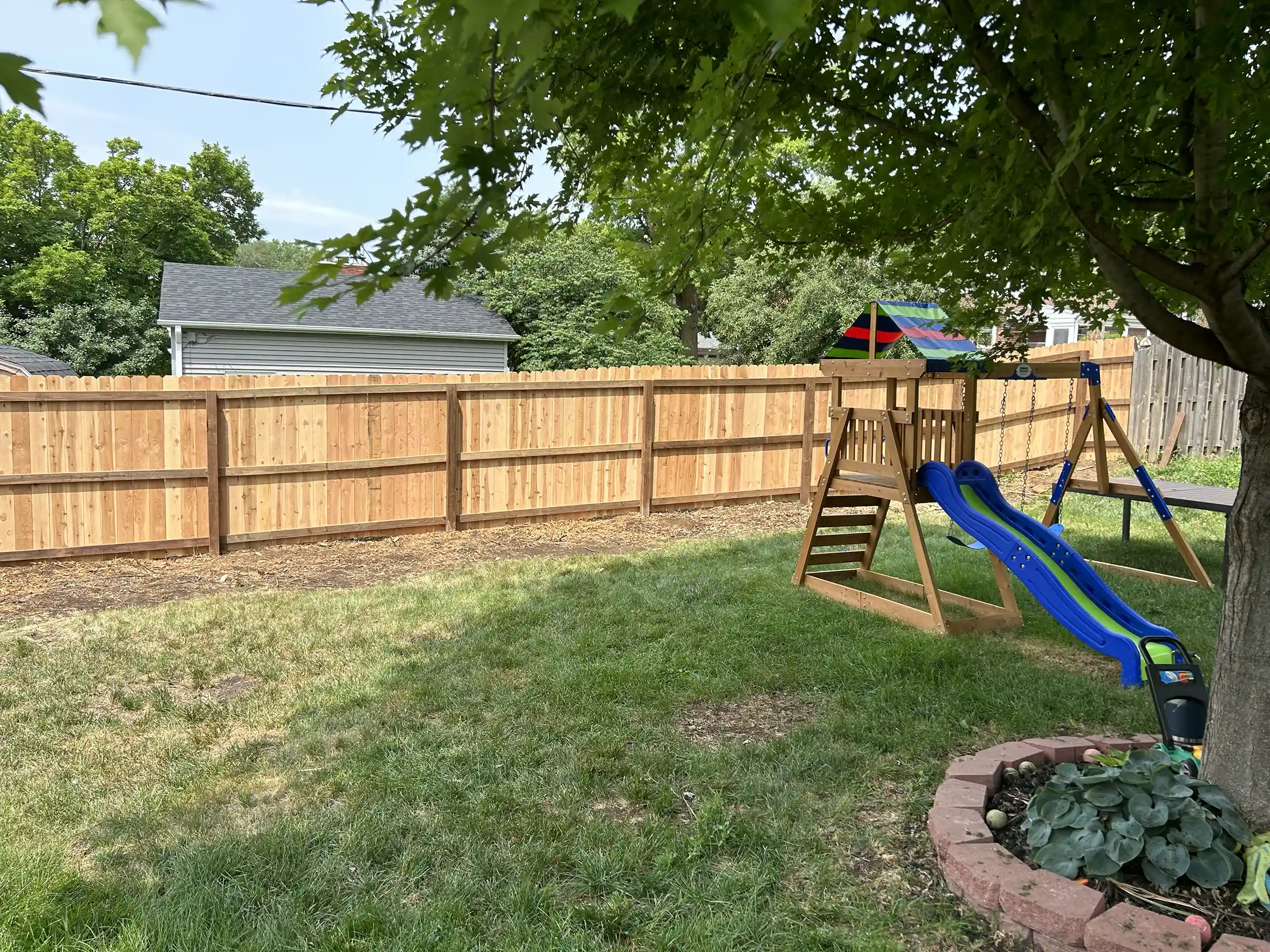 Differences between wood and cedar fencing - Fence contractors in West Omaha NE